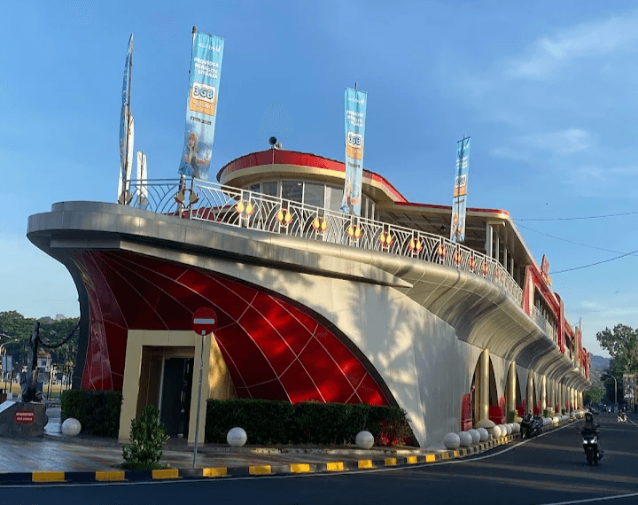 Kapal Mendoan, Pusat Kuliner Unik Berbentuk Kapal di Kabupaten Kebumen, Lokasinya Dekat Alun-Alun