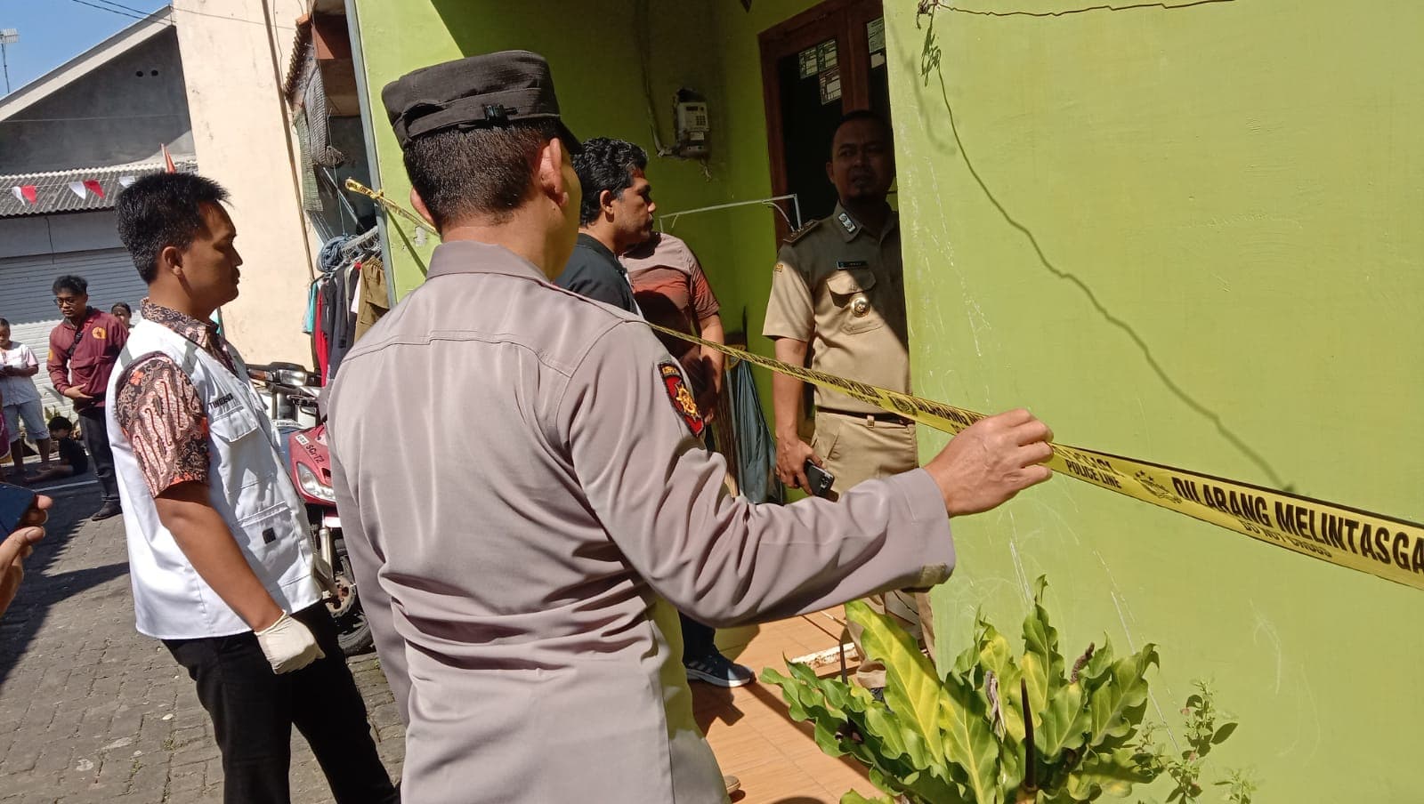 Polisi Lakukan Olah TKP Penemuan Mayat di Sidorejo Kidul Salatiga