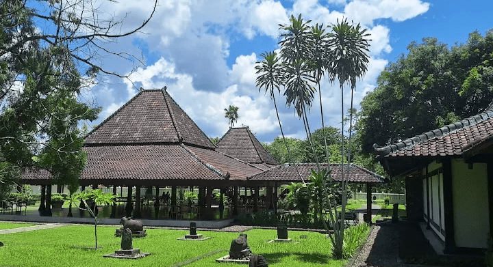 Ini 4 Spot Wisata Seru yang Ada di Dekat Candi Prambanan, Ada Museum hingga Penangkaran Rusa
