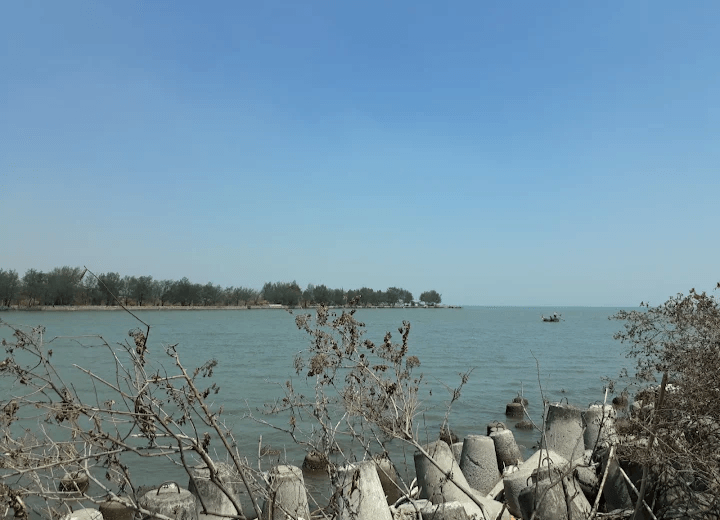 Pantai Baruna, Tempat Healing tak Jauh dari Kota Semarang, Viewnya Tenang dan Syahdu