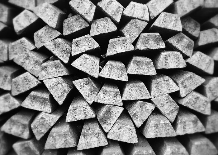 Selain Emas, Investasi Perak Bisa Mulai Kamu Lirik! Berikut Keuntungan dan Kerugian yang Perlu Kamu Pahami Sebelum Berinvestasi Logam Perak