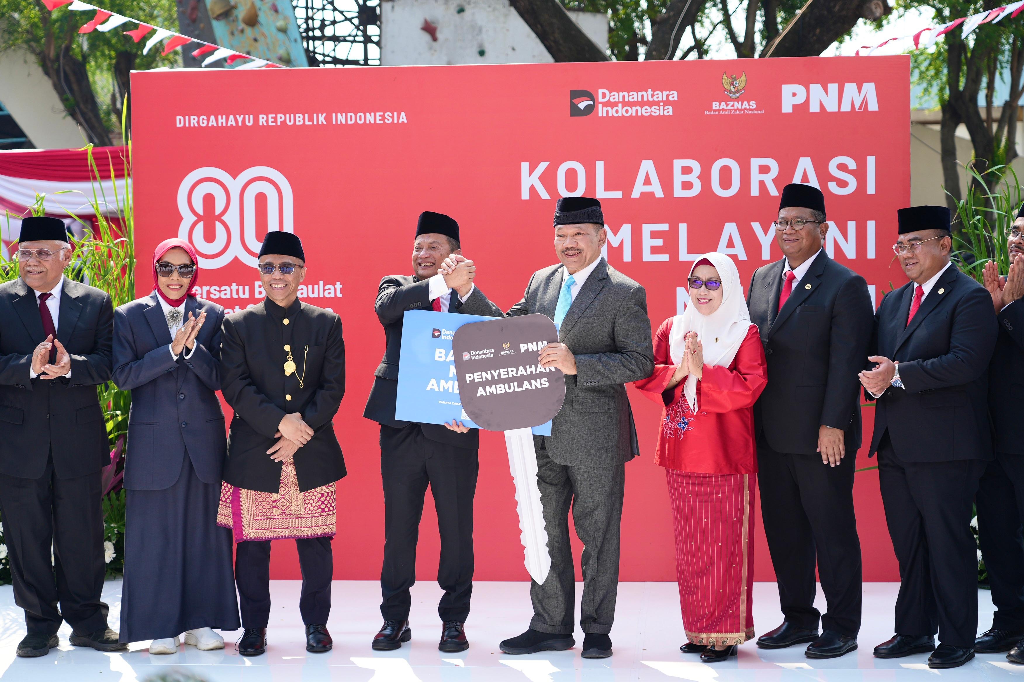 Sambut Hari Kemerdekaan, PNM dan BAZNAS Salurkan 6 Ambulans Gratis untuk Masyarakat