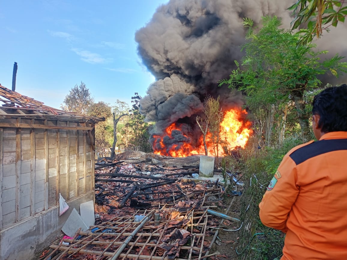 UPDATE! Kronologi dan Jumlah Korban KEBAKARAN SUMUR MINYAK di Blora, Api Masih Belum Padam Puluhan Warga Mengungsi!