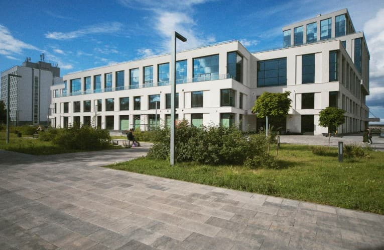 Bingung Pilih Kampus Swasta? Ini 7 Tips Jitu Agar Gak Salah Pilih dan Gak Nyesel!