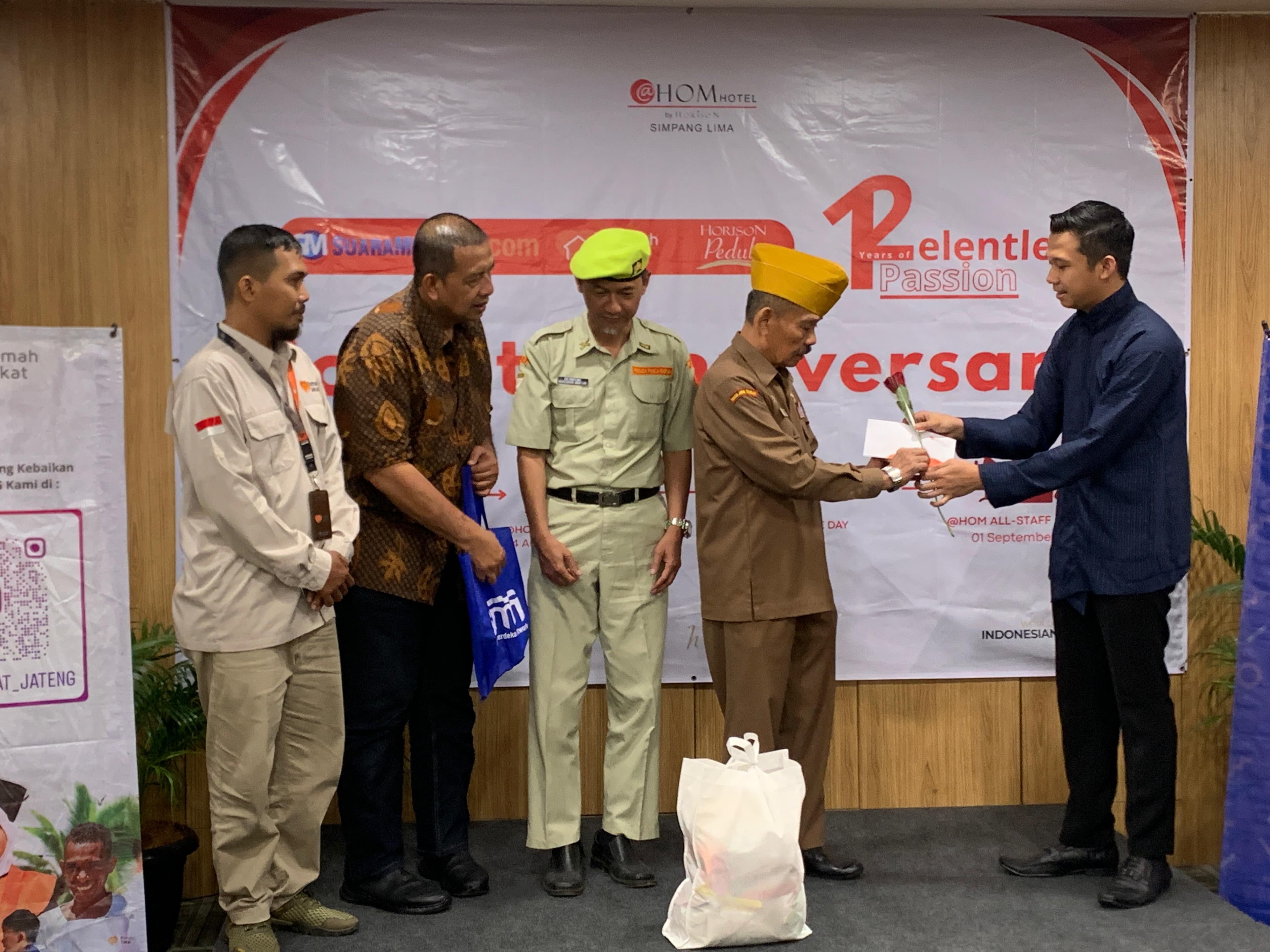 HUT 12 Tahun Hotel HOM Simpang Lima Semarang, Beri Apresiasi kepada Pejuang Veteran RI