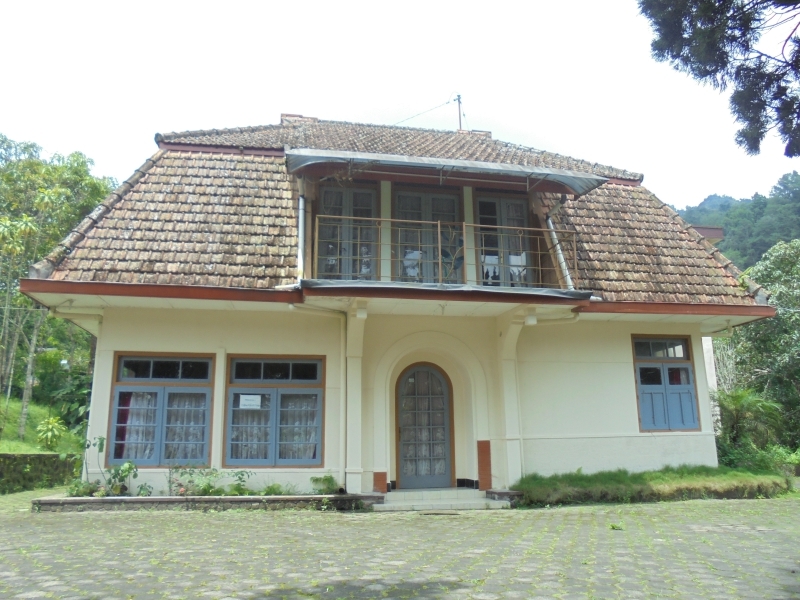 Balai Istirahat Pegawai Sri Hargono, Bangunan Tua di Kaliurang Ini Punya Cerobong Asap dan Usianya Sudah Hampir 1 Abad! Ini Rahasia di Baliknya!