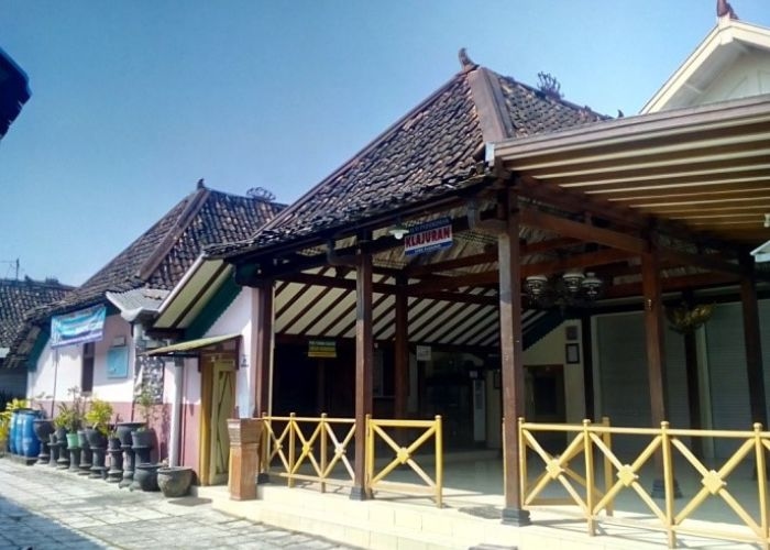 JANGAN SALAH! Balai Padukuhan Klajuran, Bangunan Kuno di Klanjuran ini Ternyata Punya Desain Arsitektur yang Penuh Makna!