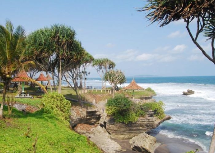 KISAH NYATA! SISI LAIN PANTAI PANGANDARAN: Pantai Batu Hiu, Lokasi Kece dengan Pemandangan Laut Lepas yang Bikin Nagih!