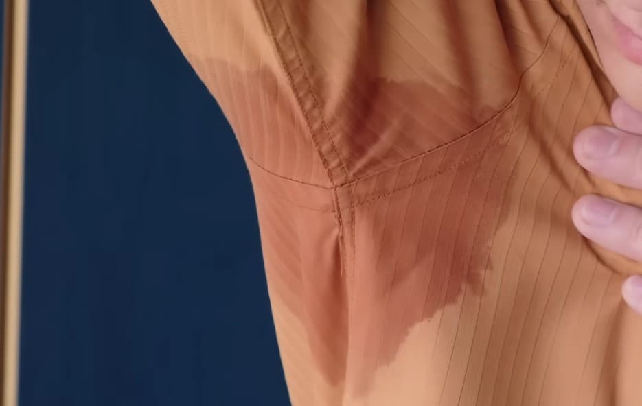 Bau Badan Tidak Selalu Kotor! Ini 8 Mitos dan Fakta Mengejutkan yang Dibongkar Dokter Kulit!