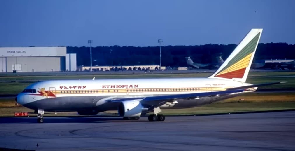 Ngeri! Pesawat Dibajak, Pilot Sengaja Jatuhkan ke Laut Demi Selamatkan Nyawa!