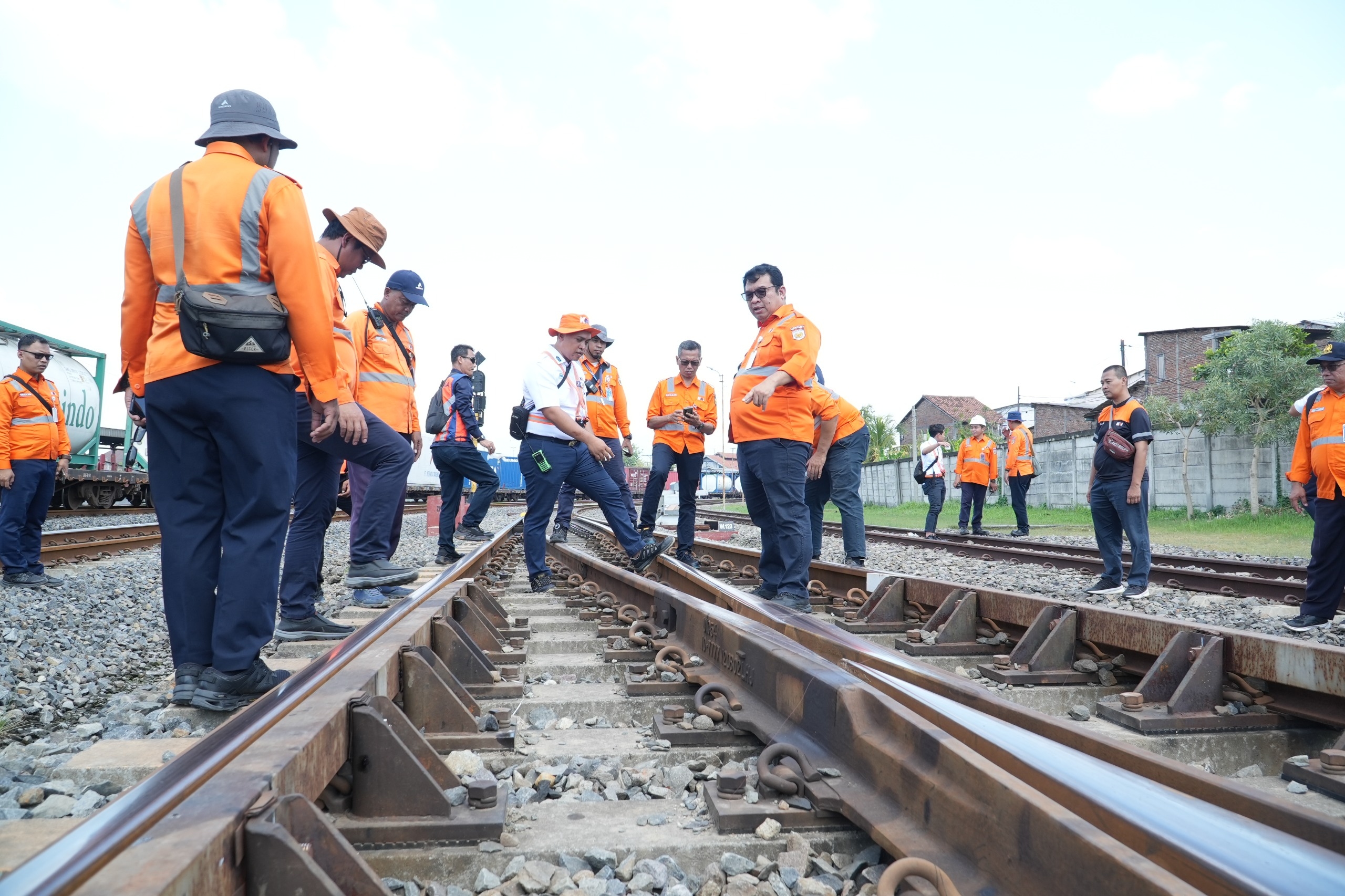 KAI Daop 4 Semarang Terus Lakukan Upaya Mitigasi Potensi Gangguan Perjalanan Kereta