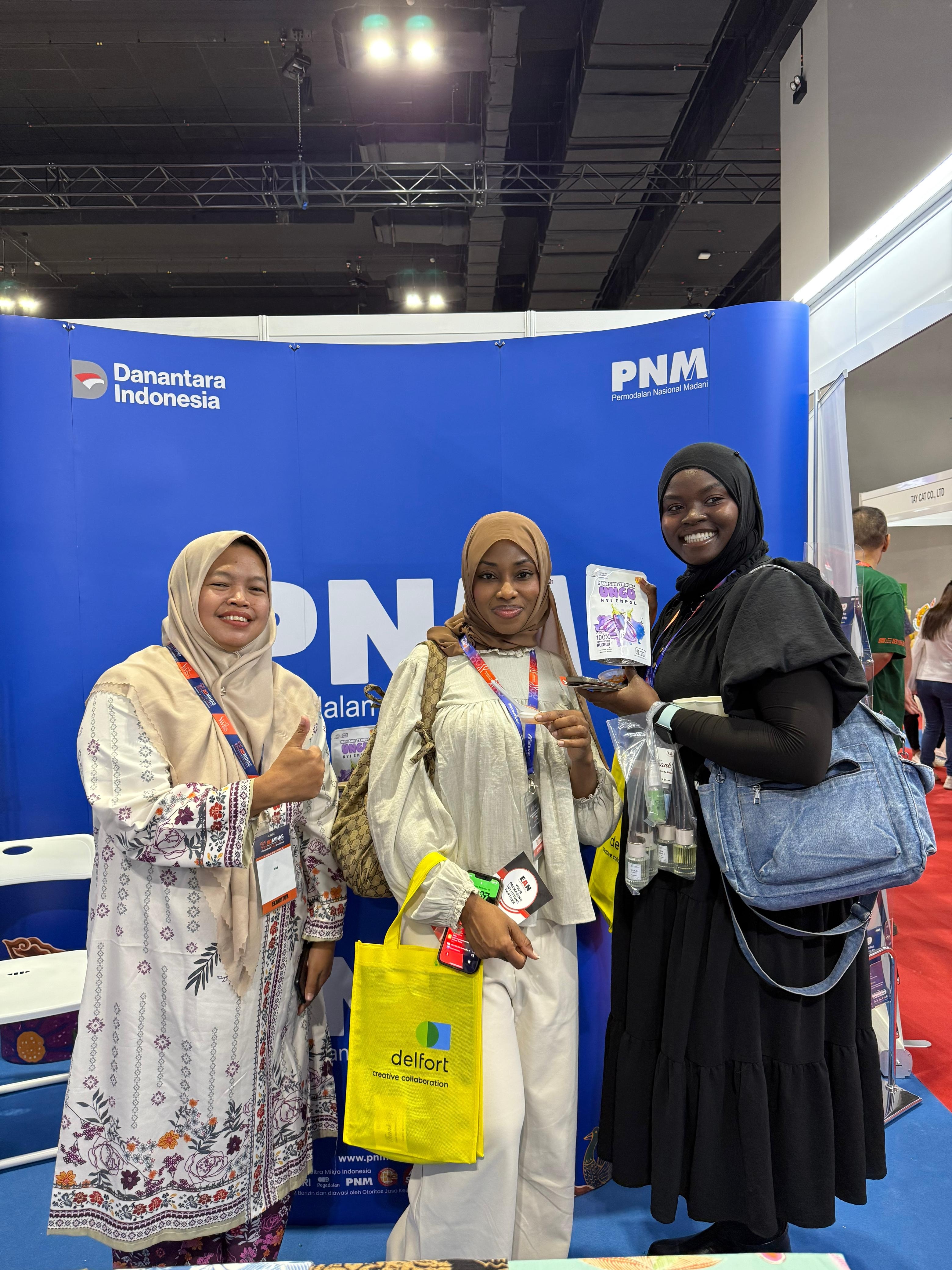 Ibu Rumah Tangga Binaan PNM Mekaar Bawa Manisan Terong ke Panggung Halal Dunia di Malaysia!