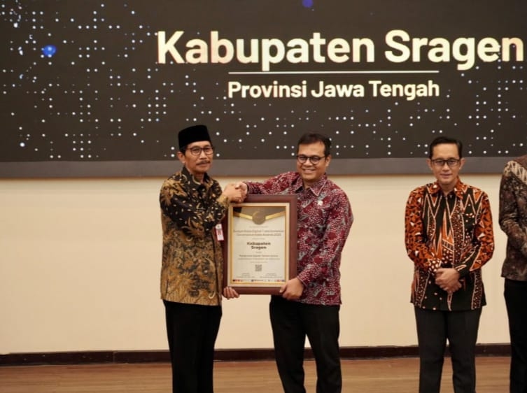 Sragen Raih Predikat Pemerintah Daerah Terbaik dan Masuk 5 Besar Kabupaten Terbaik se-Indonesia dalam Ajang Transformasi Digital