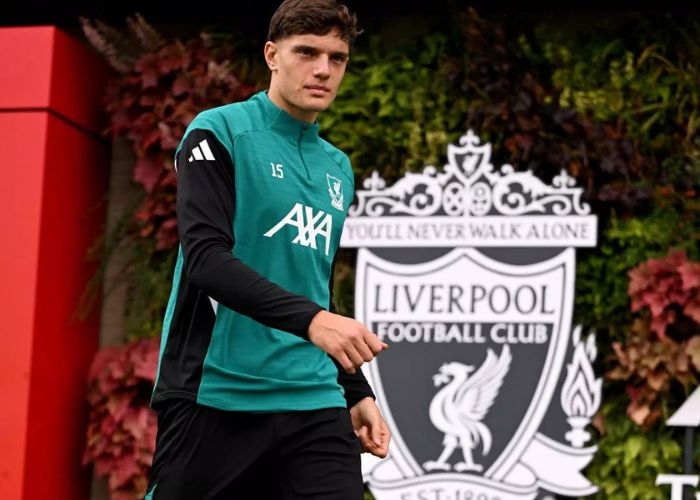 Gawat! Liverpool Menanti Cemas, Bintang Debutan Giovanni Leoni Cedera Parah?