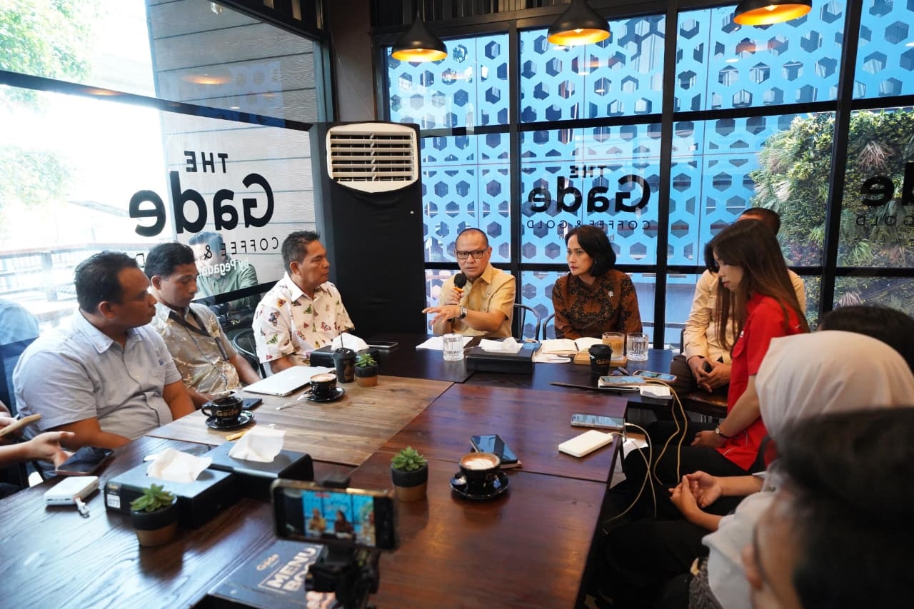 Coffee Morning Bareng Jurnalis, Menteri Mukhtarudin Ajak Wartawan Perkuat Narasi Migrasi Aman, Stop Jalur Ilegal!