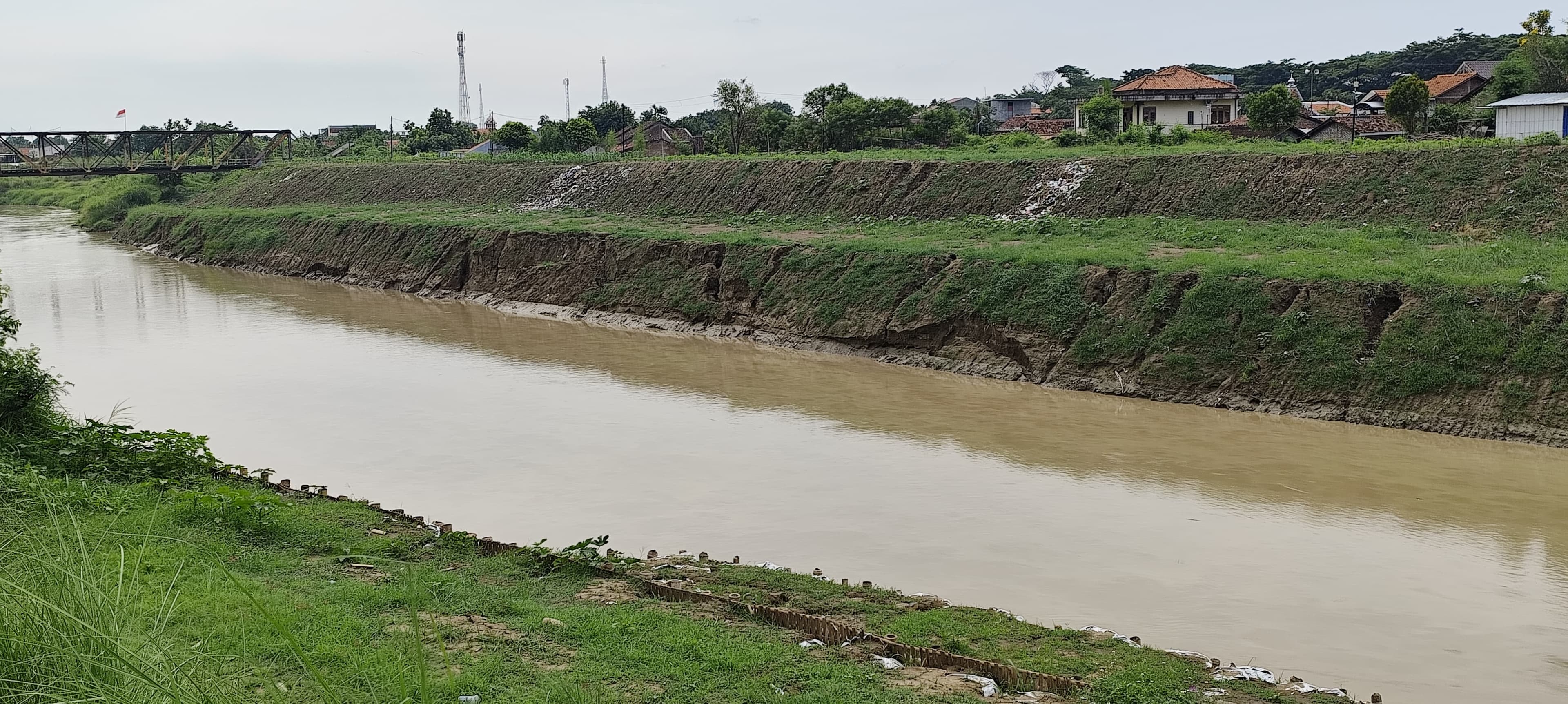 Diguyur Hujan, Tanggul Sungai Kali Bodri Terkisis, Warga Khawatir Jebol