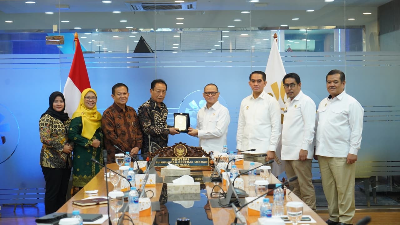 Sinergi Kekuatan Daerah! Menteri P2MI Mukhtarudin Gandeng Perpukadesi Demi Sukseskan Asta Cita Prabowo pada Perlindungan Pekerja Migran