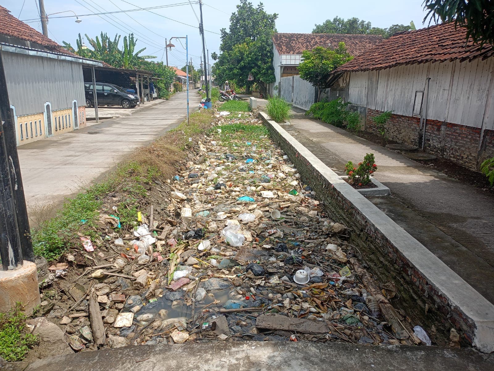 Selalu Terima Kiriman Sampah Saat Turun Hujan, Desa Pesisir di Kendal Jadi Langganan Banjir