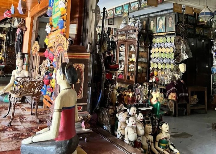 Keliling Nusantara Cari Sejarah! 5 Destinasi Pasar Barang Antik Paling Ikonik di Bandung, Solo, Semarang, Jogja Hingga Surabaya (Bagian 3/Akhir)