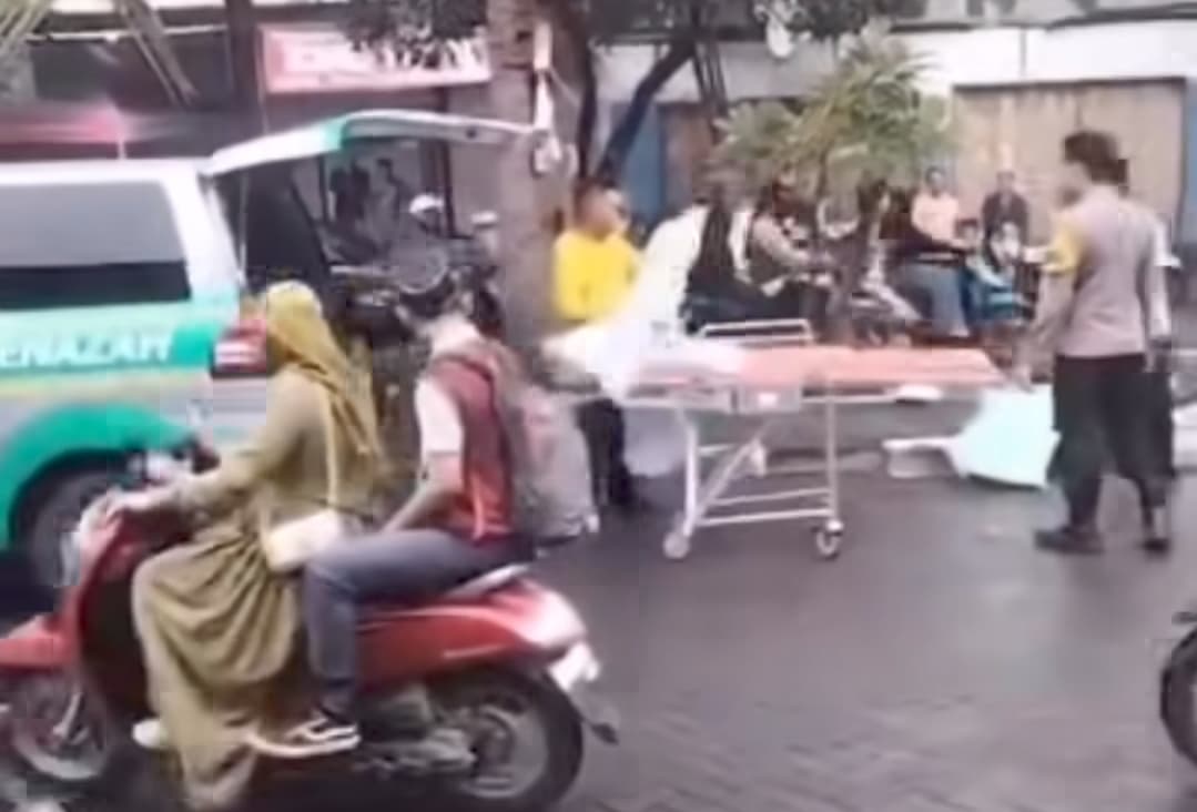 Tabrak Media Jalan, Pengendara Wanita Motor Yamaha Mio di Gresik Tewas di Tempat