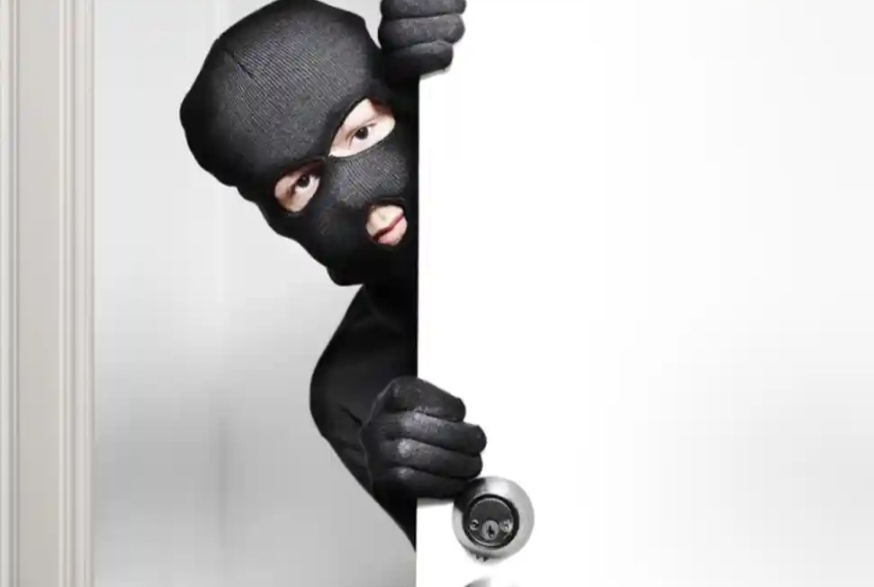 Enam Pencuri Pintu Air di Tambak Segoro Sidoarjo Kritis Setelah Dimassa Warga